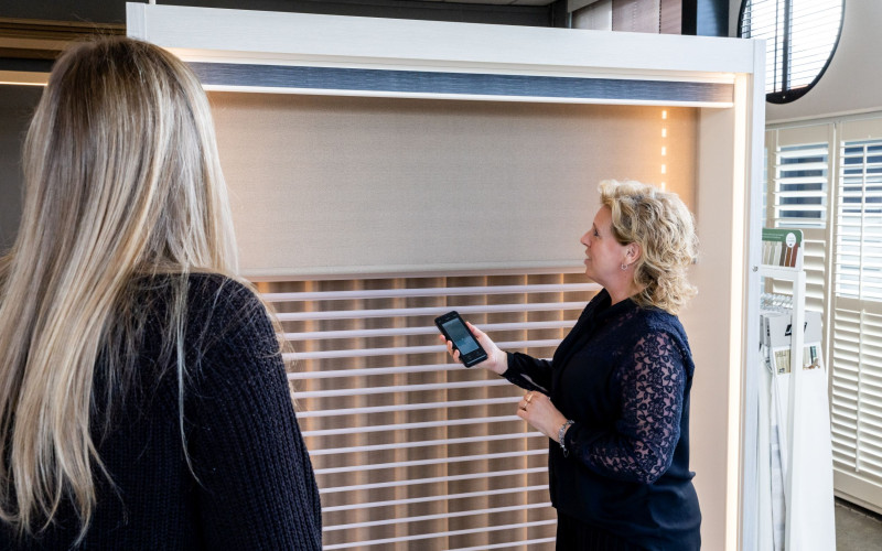 Gratis elektrische bediening bij Luxaflex® raamdecoratie
